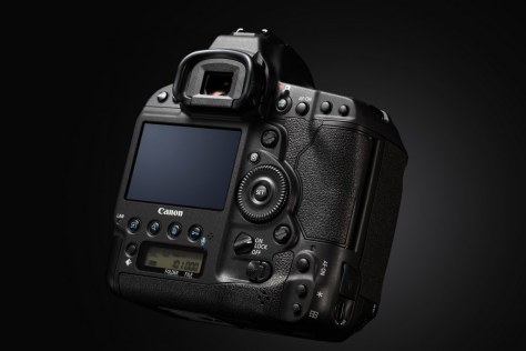 EOS-1D X Mark II BK BEAUTY 02